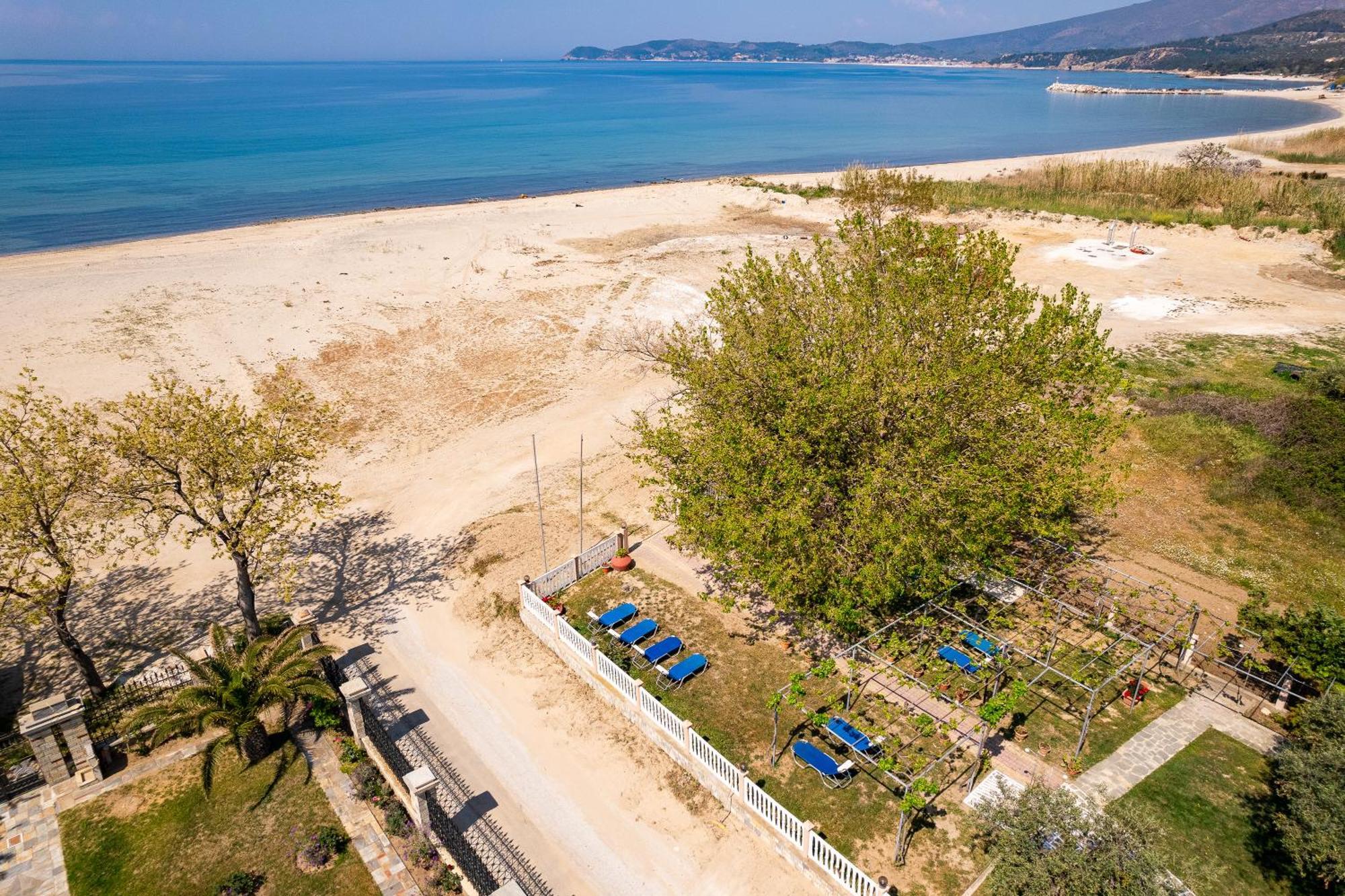Opalium Beach Front Suites Potos Exterior photo