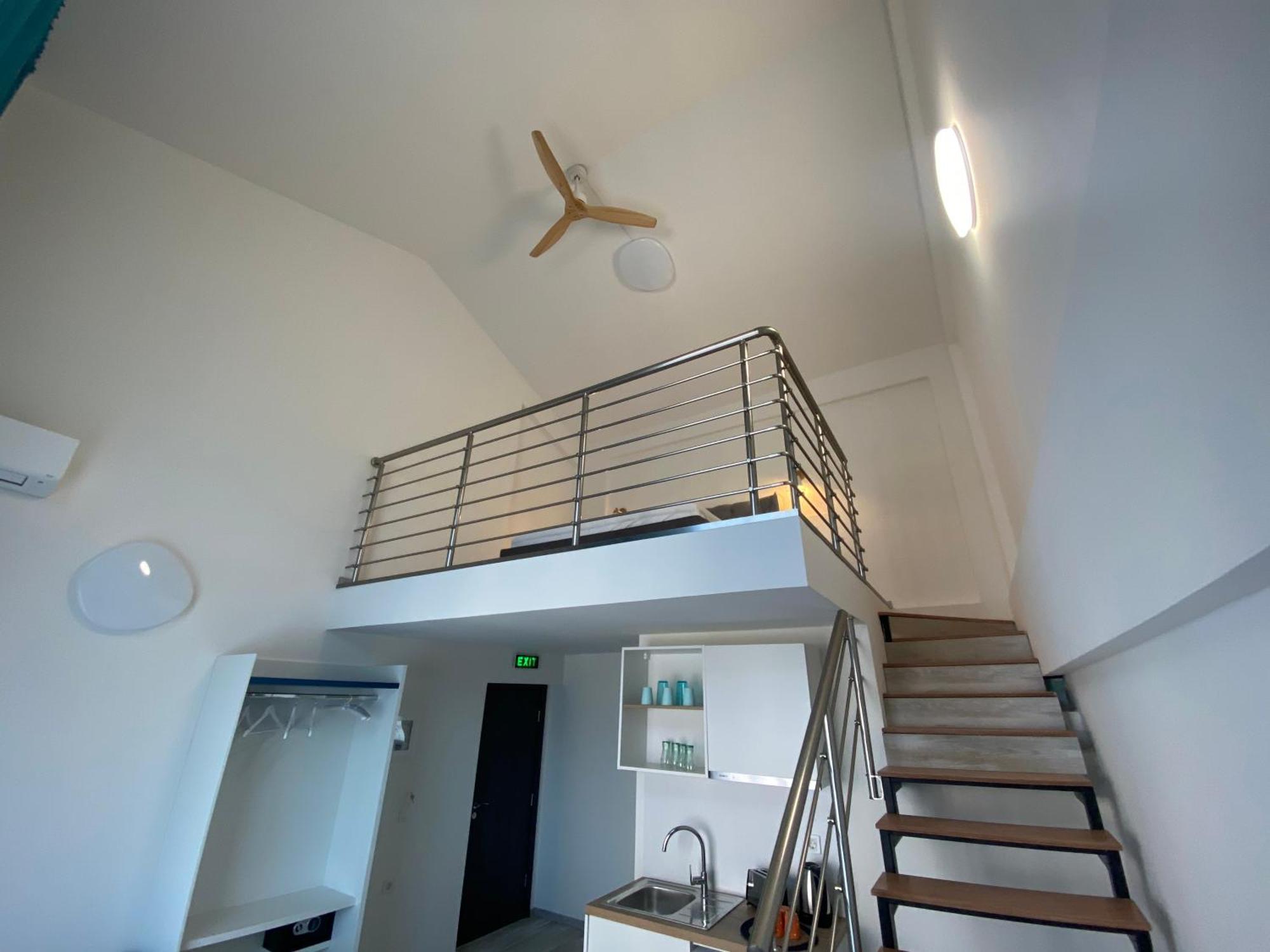 Opalium Beach Front Suites Potos Exterior photo