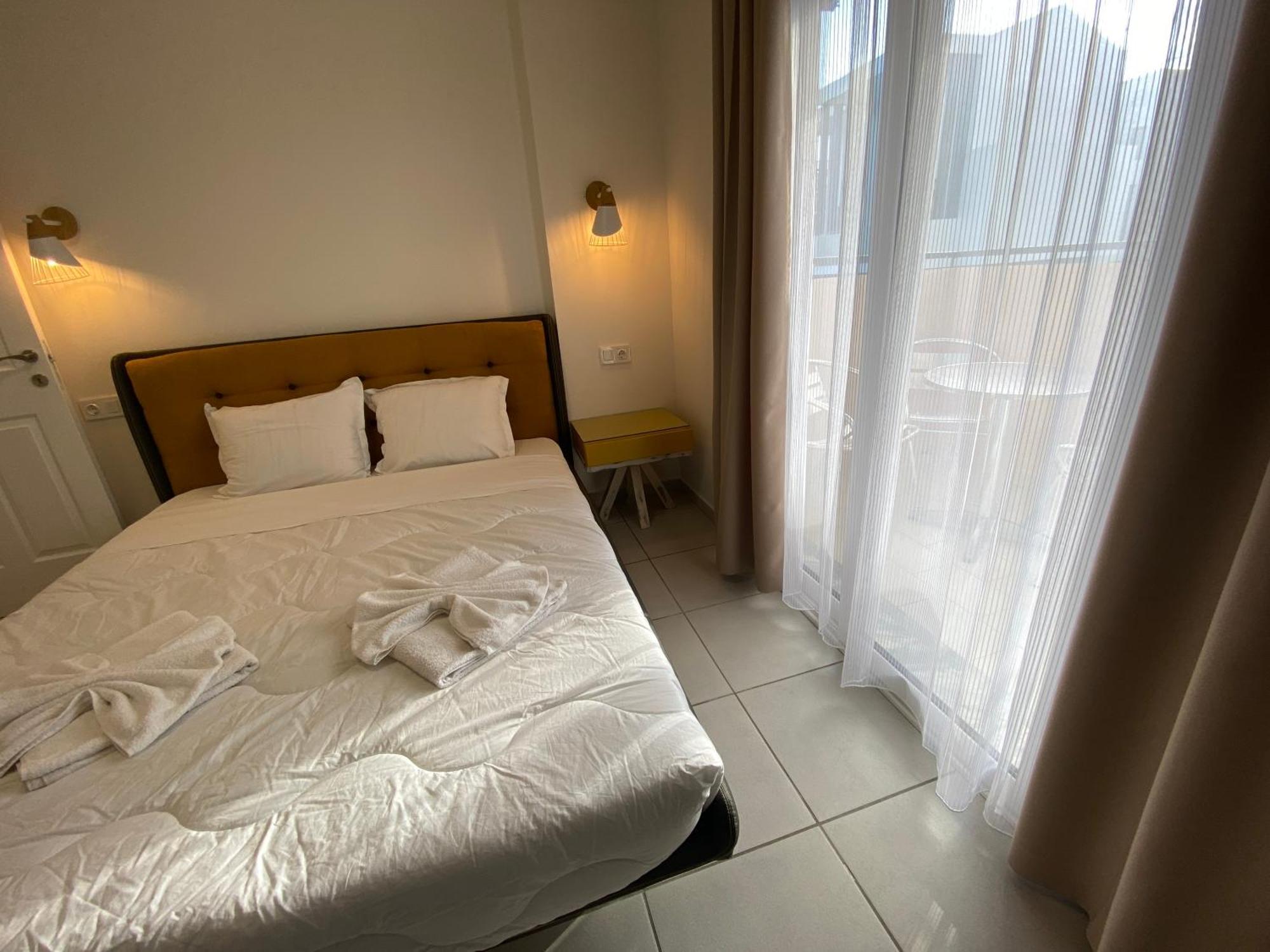 Opalium Beach Front Suites Potos Exterior photo